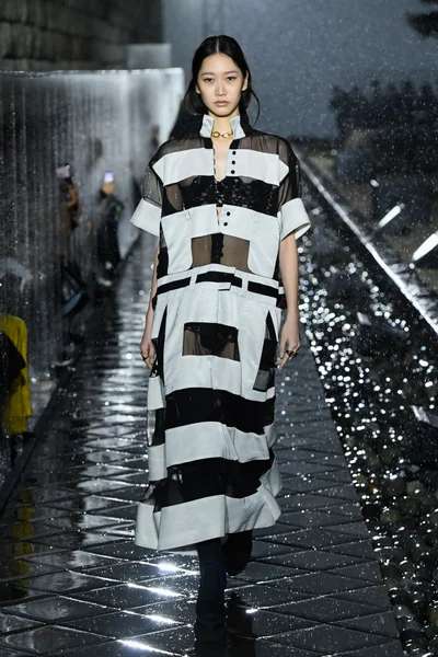 Look 12